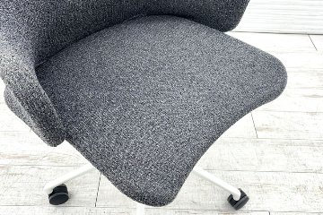オカムラ emolto(エモルト)シリーズ 中古 ミーティングチェア 多目的チェア L434RW-FZW1 中古オフィス家具の画像