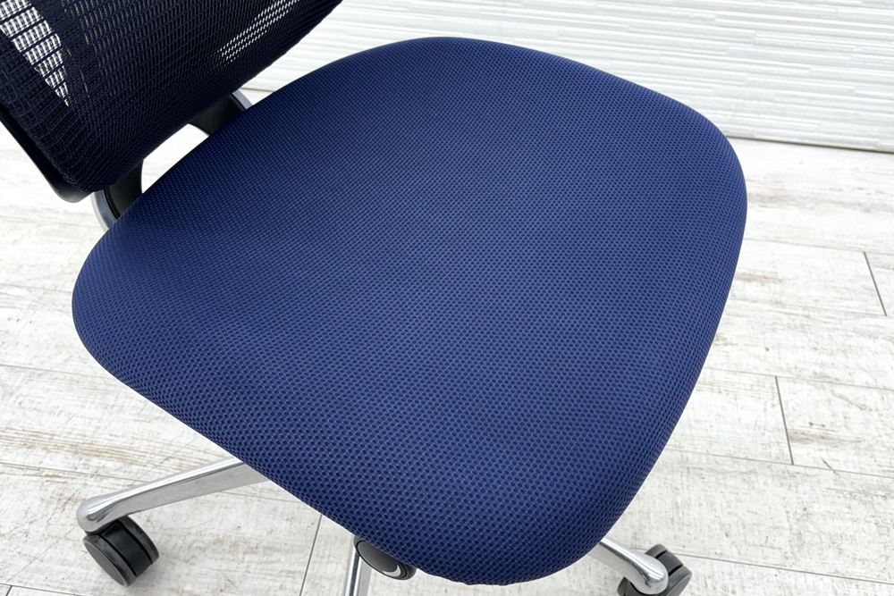 サブリナチェア 中古 オカムラ OKAMURA Sabrina ハイバック 肘無 中古オフィス家具 事務椅子 オフィスチェア ダークブルーの画像
