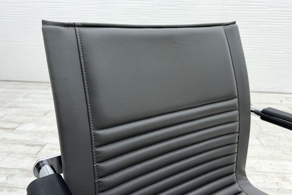 【6脚セット】 オカムラ ドライプンクト ダイアログシリーズ 中古 ミーティングチェア 多目的チェア 8391RD-PB24の画像