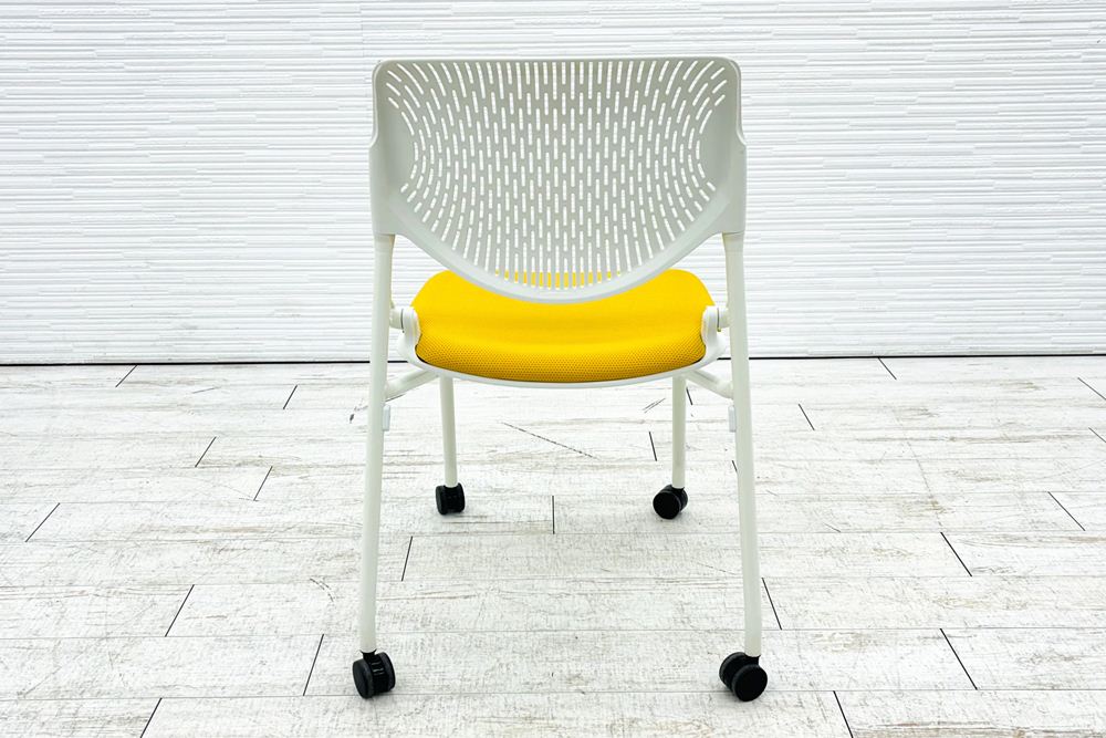 ルナチェア オカムラ 中古 ミーティングチェア ネスティングチェア 会議椅子 中古オフィス家具 81S1AY イエローの画像