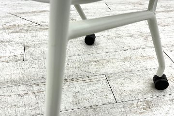 ルナチェア オカムラ 中古 ミーティングチェア ネスティングチェア 会議椅子 中古オフィス家具 81S1AY イエローの画像