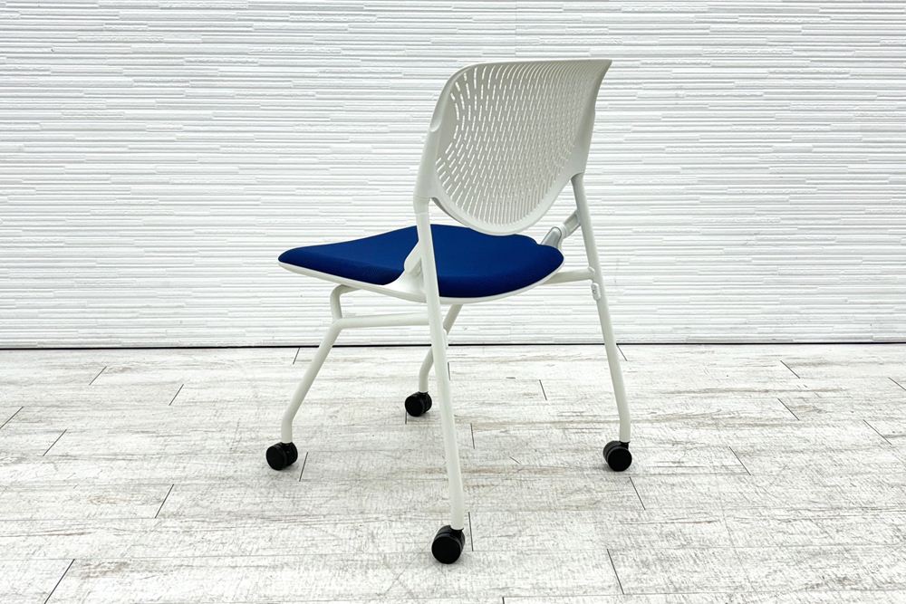 オカムラ ルナチェア 中古 ミーティングチェア 中古チェア 会議椅子 中古オフィス家具 81S1AY ブルーの画像