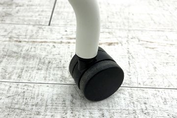オカムラ ルナチェア 中古  ミーティングチェア 中古チェア 会議椅子 中古オフィス家具 81S1AY レッドの画像