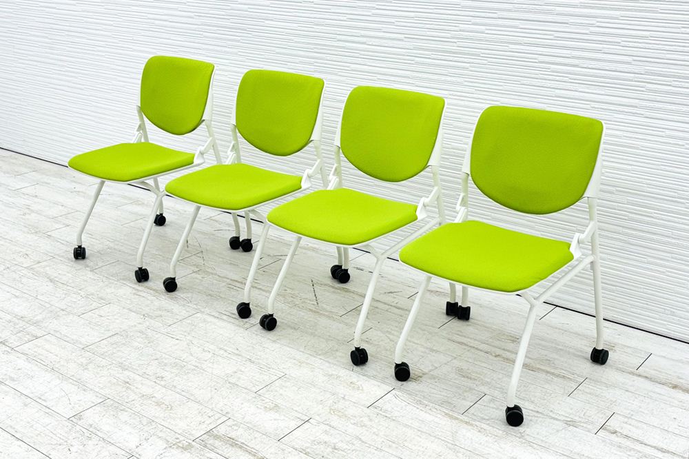 オカムラ ルナチェア 中古 【4脚セット】 ミーティングチェア 中古チェア 会議椅子 ネスティングチェア 中古オフィス家具 81S1AZ ライムグリーンの画像