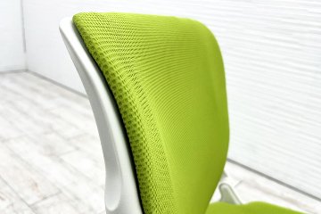 オカムラ ルナチェア 中古 【4脚セット】 ミーティングチェア 中古チェア 会議椅子 ネスティングチェア 中古オフィス家具 81S1AZ ライムグリーンの画像