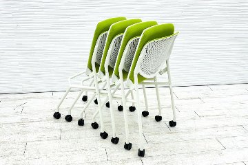 オカムラ ルナチェア 中古 【4脚セット】 ミーティングチェア 中古チェア 会議椅子 ネスティングチェア 中古オフィス家具 81S1AZ ライムグリーンの画像