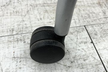 オカムラ グラータチェア 中古 【4本セット】 ネスティングチェア ミーティングチェア 肘無 オレンジ 中古オフィス家具 の画像