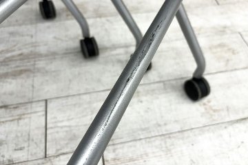 オカムラ グラータチェア 中古 【4本セット】 ネスティングチェア ミーティングチェア 肘無 ブルー 中古オフィス家具 の画像