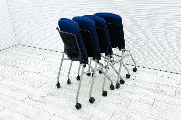 オカムラ グラータチェア 中古 【4本セット】 ネスティングチェア ミーティングチェア 肘無 ブルー 中古オフィス家具 の画像