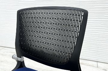 オカムラ グラータチェア 中古 【4本セット】 ネスティングチェア ミーティングチェア 肘無 ブルー 中古オフィス家具 の画像