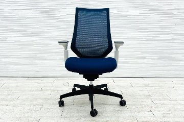 コクヨ デュオラチェア 中古 2018年製 KOKUYO Duora クッション 可動肘 中古オフィス家具 ブルーの画像