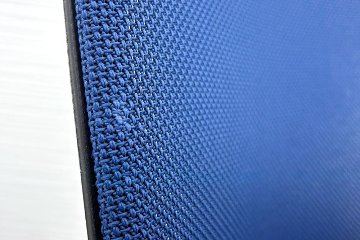 フルーエントチェア 2017年製 中古 オカムラ Fluent 中古オフィス家具 オフィスチェア クッション ローバック 肘無 ミディアムブルーの画像