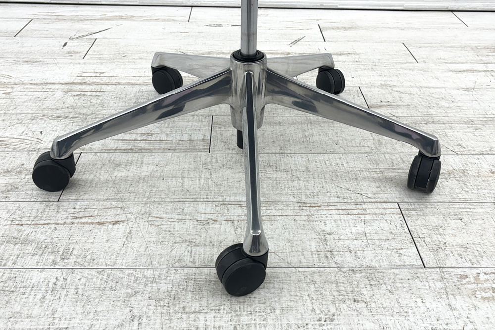 バロンチェア オカムラ 中古 OKAMURA Baron 中古オフィス家具 ポリッシュフレーム メッシュ ハイバック ランバーサポート ブラックの画像