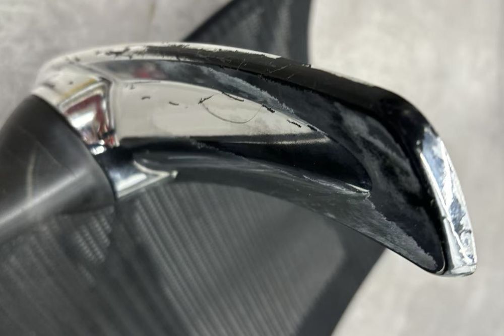 バロンチェア オカムラ 中古 OKAMURA Baron 中古オフィス家具 ポリッシュフレーム メッシュ ハイバック ランバーサポート ブラックの画像