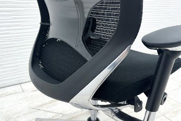 バロンチェア オカムラ 中古 OKAMURA Baron 中古オフィス家具 ポリッシュフレーム メッシュ ハイバック ランバーサポート ブラックの画像
