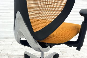 オカムラ サブリナチェア スタンダード 中古 2014年製 ハイバック 可動肘 中古オフィス家具 アジャストアーム OKAMURA Sabrina オレンジの画像