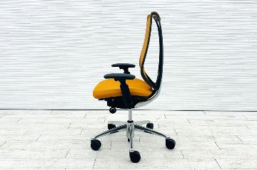 オカムラ サブリナチェア スタンダード 中古 2014年製 ハイバック 可動肘 中古オフィス家具 アジャストアーム OKAMURA Sabrina オレンジの画像