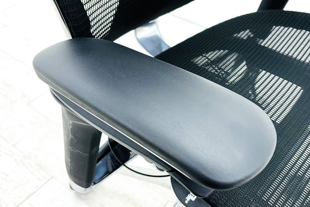 オカムラ コンテッサセコンダ 中古 Contessa seconda コンテッサチェア 2019年製 中古オフィス家具 メッシュ ブラック CC81BS-FPG1の画像