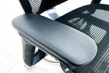 オカムラ コンテッサセコンダ 中古 Contessa seconda コンテッサチェア 2019年製 中古オフィス家具 メッシュ ブラック CC81BS-FPG1の画像