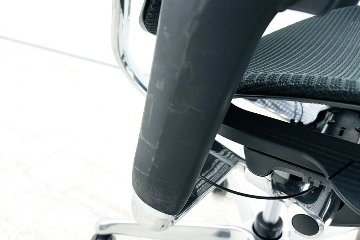 オカムラ コンテッサセコンダ 中古 Contessa seconda コンテッサチェア 2019年製 中古オフィス家具 メッシュ ブラック CC81BS-FPG1の画像