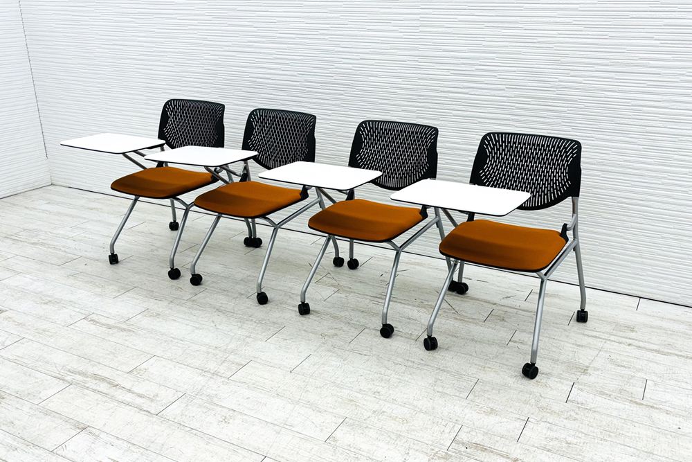 オカムラ ルナチェア 中古 【4脚セット】 Runa ミーティングチェア 会議椅子 ネスティングチェア 中古オフィス家具 81S1CN オレンジ テーブル付の画像