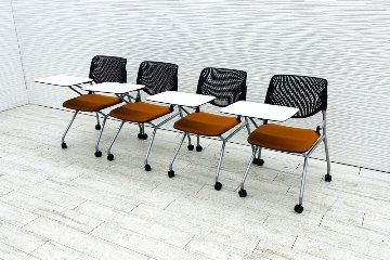 オカムラ ルナチェア 中古 【4脚セット】 Runa ミーティングチェア 会議椅子 ネスティングチェア 中古オフィス家具 81S1CN オレンジ テーブル付の画像