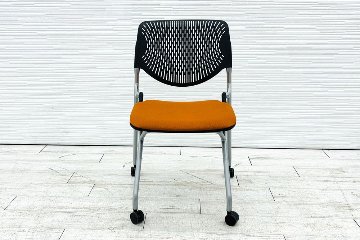 オカムラ ルナチェア 肘無 中古 OKAMURA Runa ミーティングチェア 会議椅子 ネスティングチェア 中古オフィス家具 81S1CA オレンジの画像