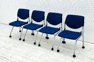 オカムラ ルナチェア Runa 肘無 【4脚セット】 中古 ミーティングチェア 背パッド付 会議椅子 中古オフィス家具 81S1CB ミディアムブルーの画像