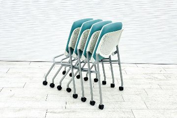 オカムラ ルナチェア 【4脚セット】 中古 肘無 Runa ミーティングチェア ネスティングチェア 会議椅子 中古オフィス家具 81S1AA セージの画像