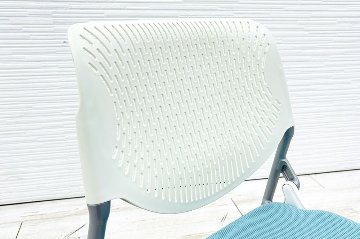 オカムラ ルナチェア 中古 肘無 Runa ミーティングチェア ネスティングチェア 会議椅子 中古オフィス家具 81S1AA セージの画像