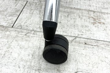 オカムラ COURIR クリールシリーズ ミーティングチェア 中古 【4脚セット】 会議椅子 ネスティングチェア 中古オフィス家具 9317XB-F008 テーブル付 プラムの画像