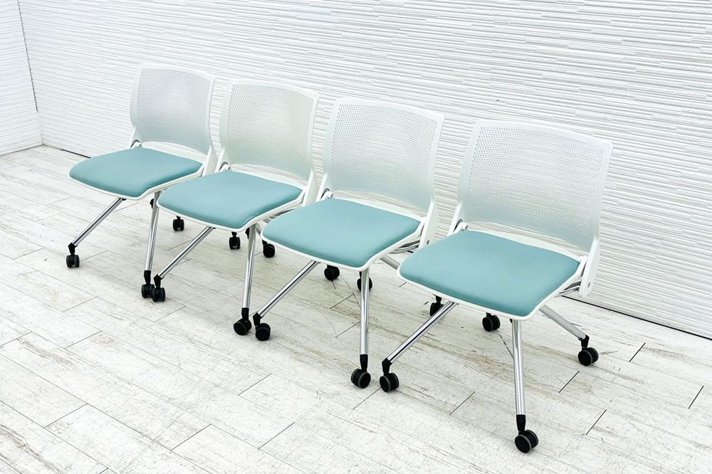 オカムラ COURIR クリールシリーズ ミーティングチェア 中古 【4脚セット】 会議椅子 ネスティングチェア 中古オフィス家具 9317SR-F002 セージの画像