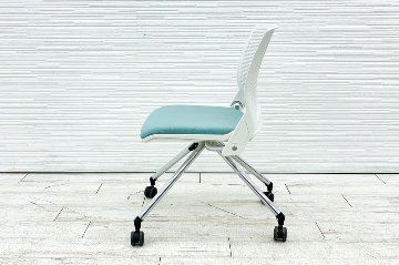オカムラ COURIR クリールシリーズ ミーティングチェア 中古 【4脚セット】 会議椅子 ネスティングチェア 中古オフィス家具 9317SR-F002 セージの画像