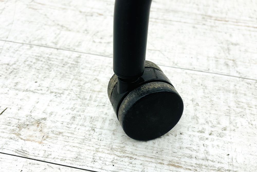 オカムラ ライブス ネスティングチェア 中古 【4脚セット】 Lives Nesting Chair ミーティングチェア 会議椅子 中古オフィス家具 セージの画像