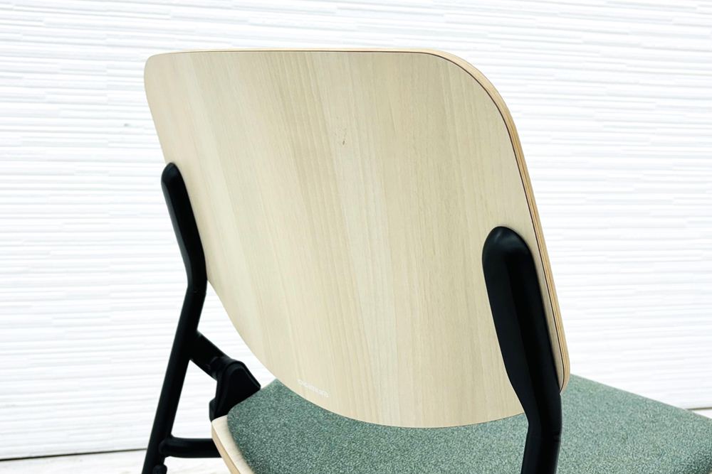 オカムラ ライブス ネスティングチェア 中古 【4脚セット】 Lives Nesting Chair ミーティングチェア 会議椅子 中古オフィス家具 ダークグリーンの画像