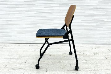 オカムラ ライブス ネスティングチェア 中古 Lives Nesting Chair ミーティングチェア 会議椅子 中古オフィス家具 インディゴの画像