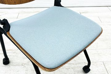 オカムラ ライブス ネスティングチェア 中古 【4脚セット】 Lives Nesting Chair ミーティングチェア 会議椅子 中古オフィス家具 セージの画像
