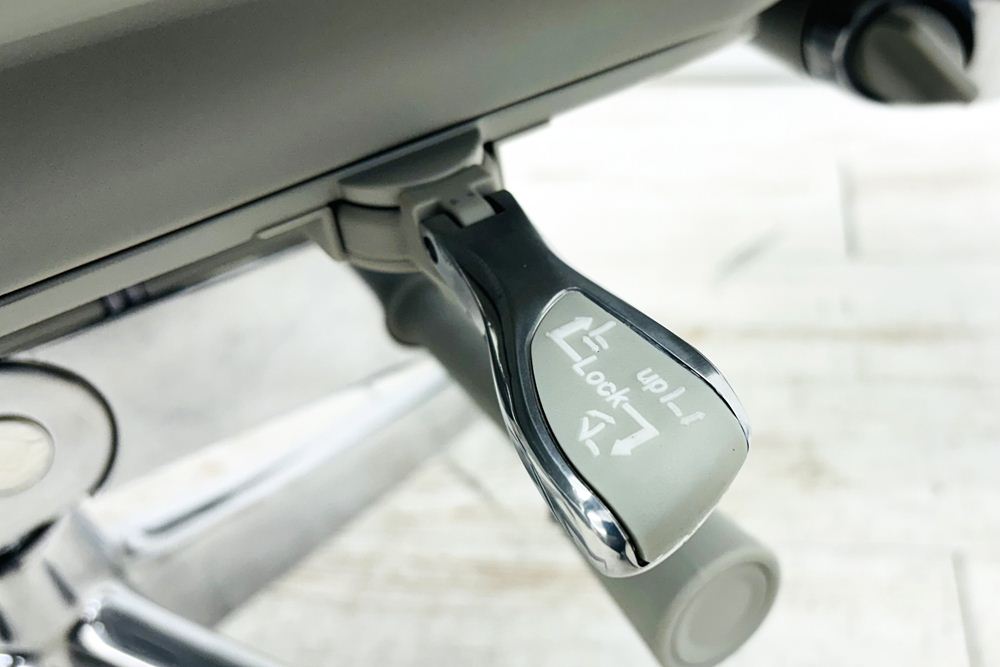 【未使用品】 自社保証有 エルゴヒューマンプロ2 オットマン 中古 ergohuman PRO2 Ottoman 中古オフィス家具 GYフレーム ホワイトメッシュ メモリーロッキング付の画像