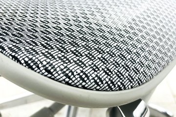 【未使用品】 自社保証有 エルゴヒューマンプロ2 オットマン 中古 ergohuman PRO2 Ottoman 中古オフィス家具 GYフレーム ホワイトメッシュ メモリーロッキング付の画像