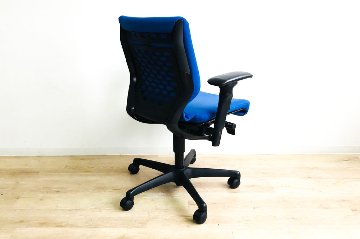 ナビオチェア オカムラ 中古 中古オフィス家具 高機能チェア 事務椅子 オフィスチェア クッション ブルー 肘付き CV83ZR-FY06画像