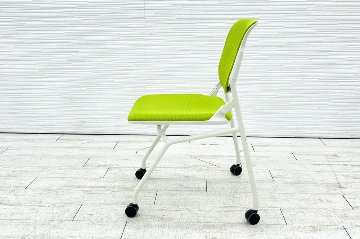 オカムラ ルナチェア 中古 ミーティングチェア 中古チェア 会議椅子 ネスティングチェア 中古オフィス家具 81S1AZ ライムグリーンの画像