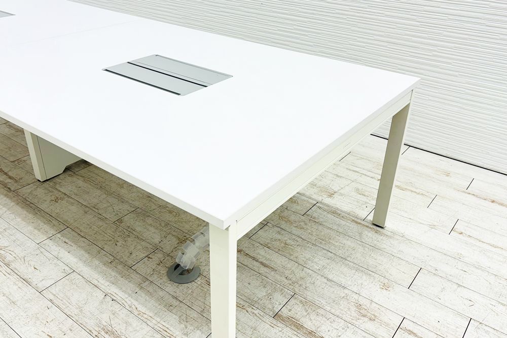 オカムラ マニフォールド 中古 幅3200 大型会議テーブル ミーティングテーブル 会議机 ホワイト 中古オフィス家具 3200/1200/720の画像