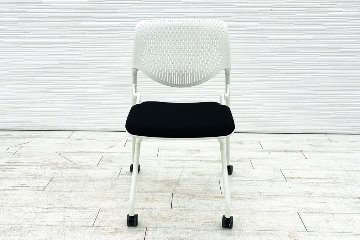 オカムラ ルナチェア 中古 肘無 Runa ミーティングチェア ネスティングチェア 会議椅子 中古オフィス家具 81S1AY ブラックの画像