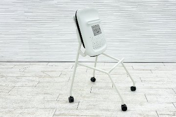 オカムラ ルナチェア 中古 肘無 Runa ミーティングチェア ネスティングチェア 会議椅子 中古オフィス家具 81S1AY ブラックの画像