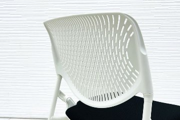 オカムラ ルナチェア 中古 肘無 Runa ミーティングチェア ネスティングチェア 会議椅子 中古オフィス家具 81S1AY ブラックの画像