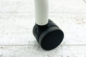オカムラ ルナチェア 中古 肘無 Runa ミーティングチェア ネスティングチェア 会議椅子 中古オフィス家具 81S1AY ブラックの画像