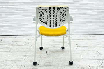 オカムラ ルナチェア 中古 肘付 Runa ミーティングチェア ネスティングチェア 会議椅子 中古オフィス家具 イエローの画像