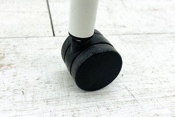 オカムラ ルナチェア 中古 肘付 Runa ミーティングチェア ネスティングチェア 会議椅子 中古オフィス家具 ライムグリーンの画像