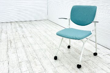 オカムラ ルナチェア 中古 肘付 Runa ミーティングチェア ネスティングチェア 会議椅子 中古オフィス家具 セージの画像