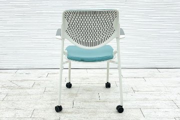 オカムラ ルナチェア 中古 肘付 Runa ミーティングチェア ネスティングチェア 会議椅子 中古オフィス家具 セージの画像